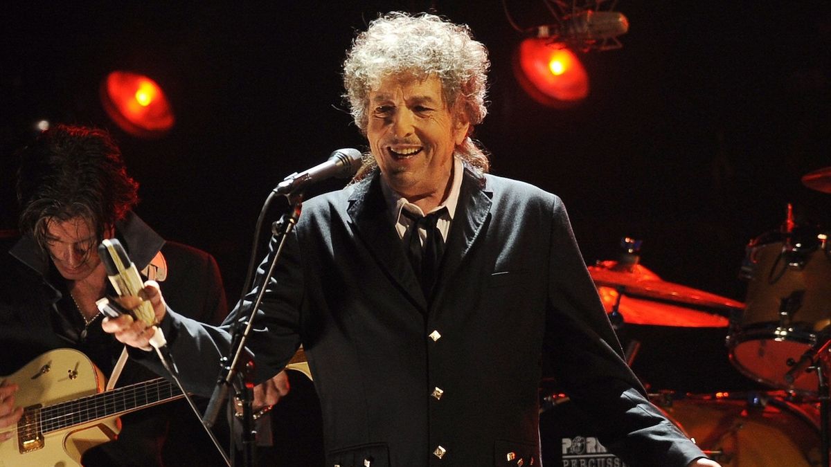 Písničkář Bob Dylan vydá eseje o práci svých kolegů
